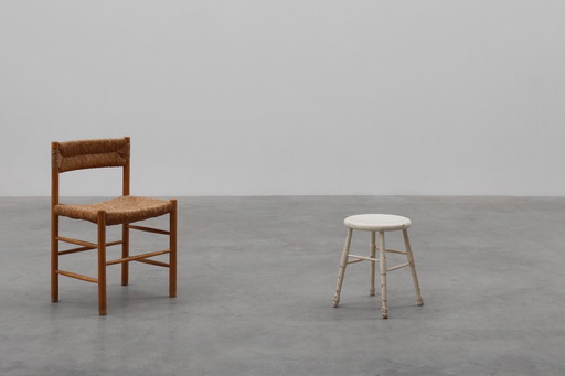 Sgabello basso rustico da fattoria in legno bianco, Francia ca. 1920