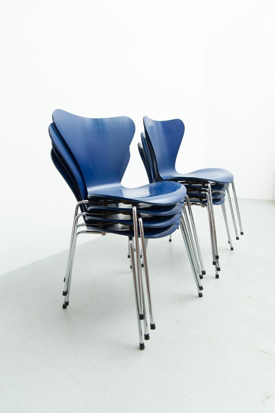 Otto sedie della serie 7 disegnate da Arne Jacobsen per Fritz Hansen, anni '50. – Sedie da pranzo, Wood (photo 19 of 24)