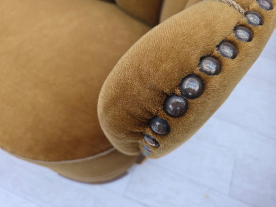 Image 1 of Deense "Banan" tweezitsbank uit de jaren 60, origineel olijfgroen meubelvelours.