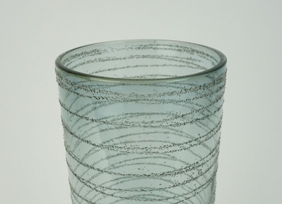 Image 1 of Elegante jarrón de cristal moderno de mediados de siglo con decoración de hilo, años 60 y 70.