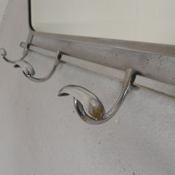 Image 1 of Perchero de pared Art Déco con espejo biselado ajustable en marco cromado, década de 1930.