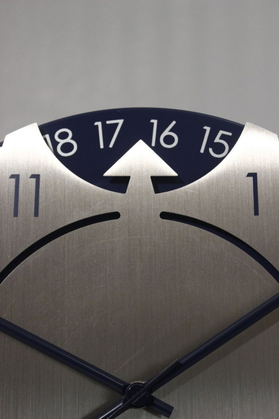 Image 1 of Orologio da parete Hermle vintage con datario in design postmoderno in alluminio, anni '80
