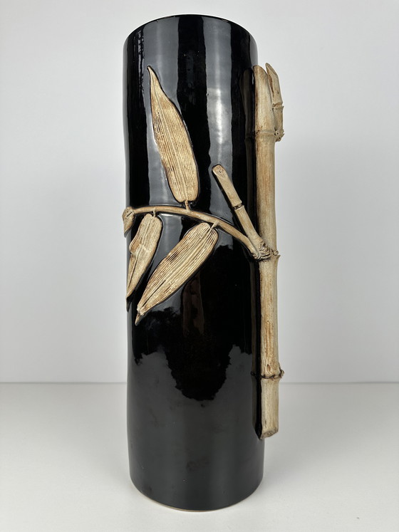 Image 1 of Vase vintage en céramique orné de bambous en relief