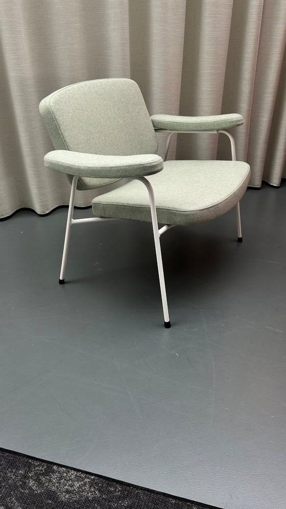 Image 1 of Artifort Moulin Lounge with arms