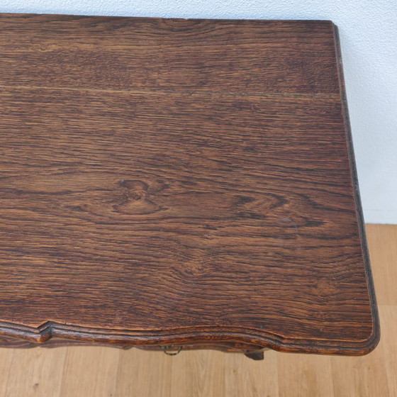 Image 1 of Cassettiera/comò antico in legno rustico, stile Queen Anne