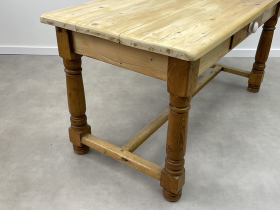 Image 1 of Landhaustisch – Rustikale, verwitterte Kiefernholzplatte