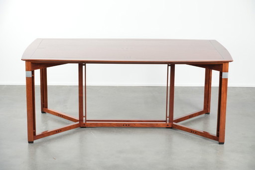 Art Deco design eettafel van Schuitema uit de Decoforma serie voor 4 tot 6 personen