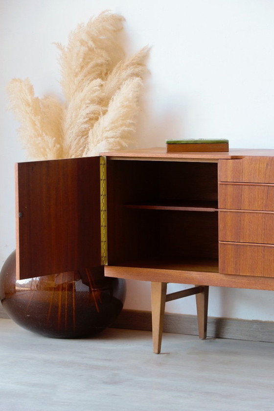 Image 1 of Skandinavisches Teak-Sideboard, 1960er Jahre - Restauriertes Beautility-Sideboard