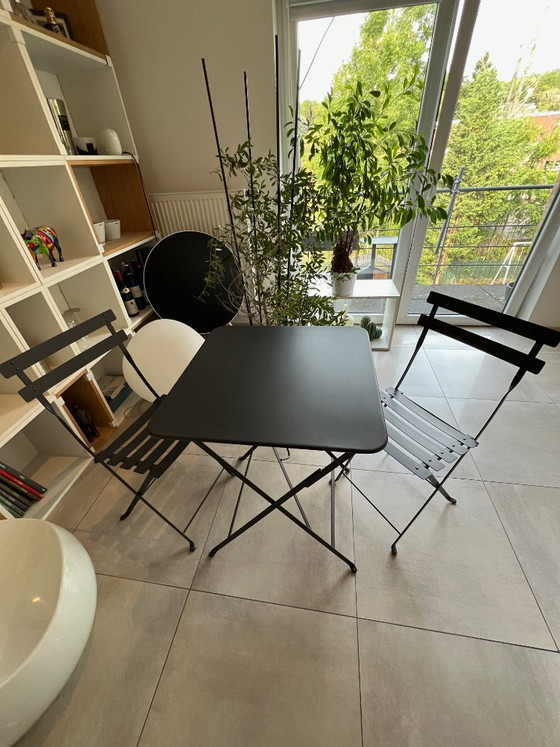 Fermob Bistro Set - Tafel 57x57 (Ref. 6042) + 2 Metalen Stoelen (Ref. 0101) - Carbone 47 – Tuinsets (photo 5 of 8)