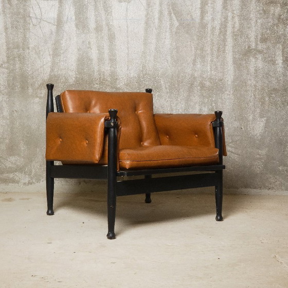 Image 1 of c. 1970 - Paar gelakte lounge stoelen van beukenhout en cognac leer - Frankrijk/Italië