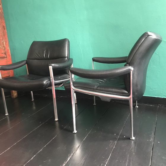 Image 1 of Twee leren loungestoelen