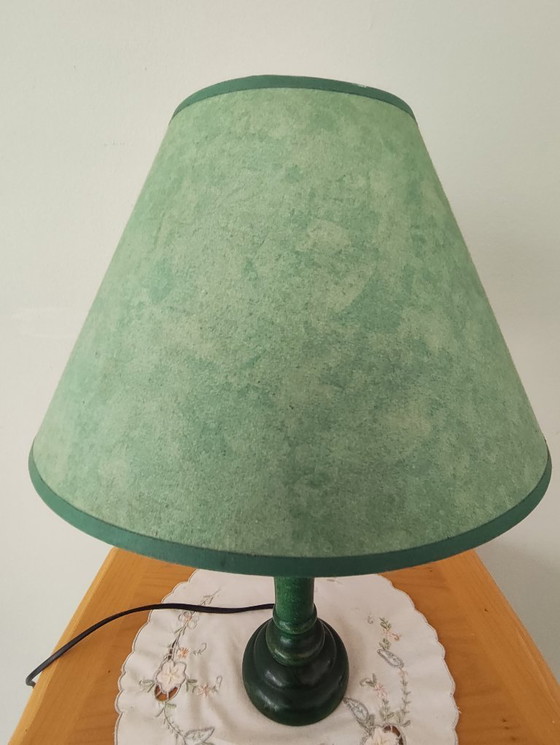Image 1 of Lámpara de madera verde