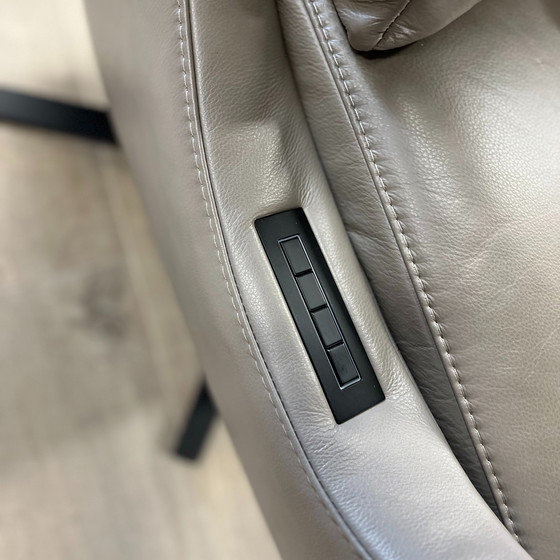 Image 1 of La poltrona reclinabile Future Castores S con supporto in piedi