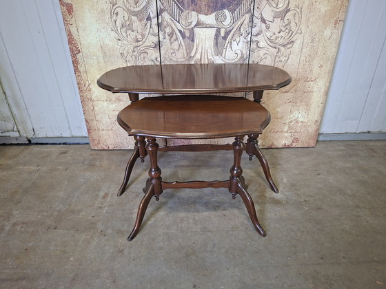 Image 1 of Set di due tavolini classici, dimensioni 70x36cm e altezza 44cm.