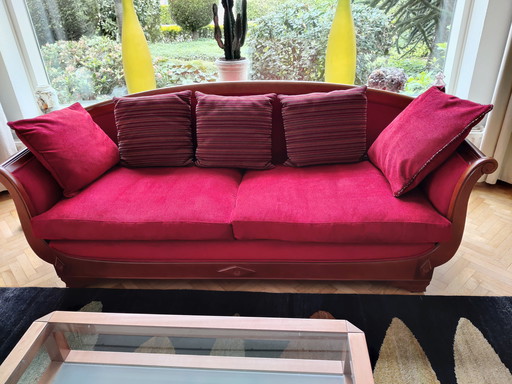 Castle Bench Spacious 3-Seater Bordeaux Red Liquid. Fine Condition.