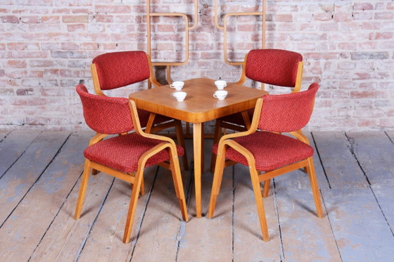 Ensemble de quatre chaises originales de style Mid-Century, par Ludvik Volak, en érable, République tchèque, (photo 5 of 16)