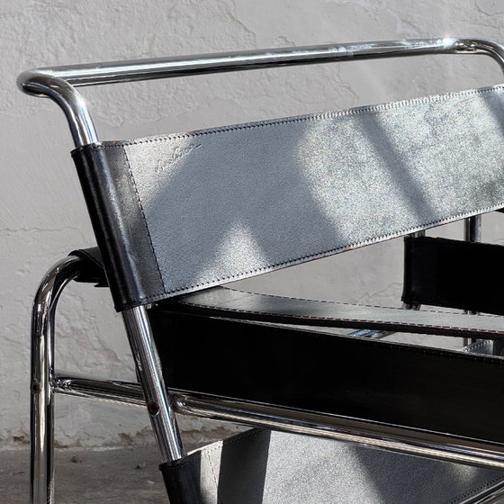 Image 1 of Set van 2 Marcel Breuer "Wassily" stoelen met bijpassende salontafel voor Knoll, 1990