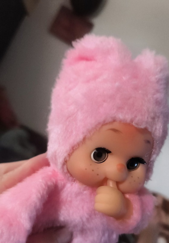 Image 1 of Poupée vintage rose de style Monchhichi, 20 cm