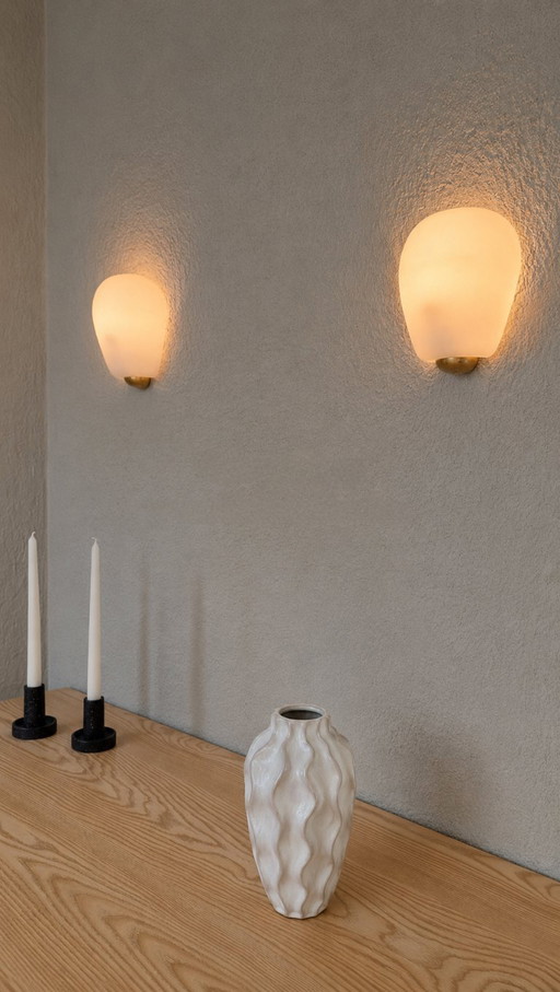 Elegant Peill & Putzler Wall Lamp by Wilhelm Wagenfeld (Set of 2), 1960s, Opaline Glass & Brass – Warm Ambient Light