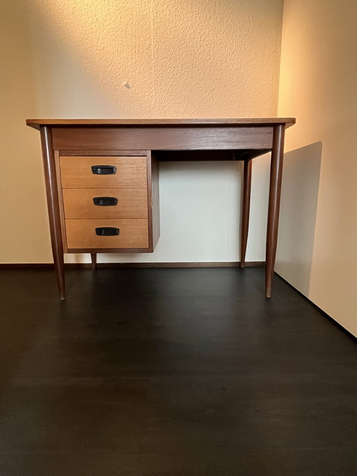 Arne Vodder 60s bureau Deens design
