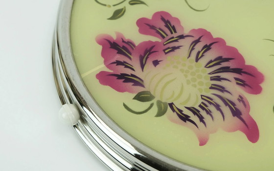 Image 1 of Plat à gâteau rotatif des années 1930, en verre chromé, orné de fleurs roses et violettes.