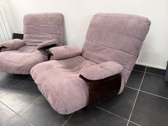 Image 1 of Een paar fauteuils uit de Roset Marsala-lijn.