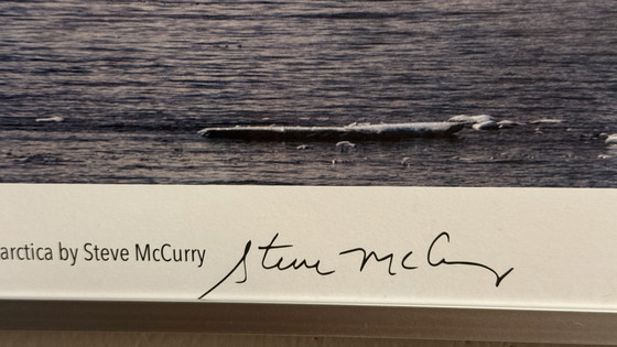 Image 1 of Steve McCurry - Galerie de IJzeren Man - Antartide di Steve McCurry - Anni 2000
