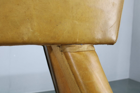 Image 1 of Tsjechoslowaaks turnpaard van leer en hout uit de jaren 50, in hoogte verstelbaar