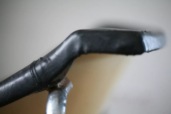 Image 1 of Sedia Pussycat, edizione Steiner, design di Kwok Hoi Chan