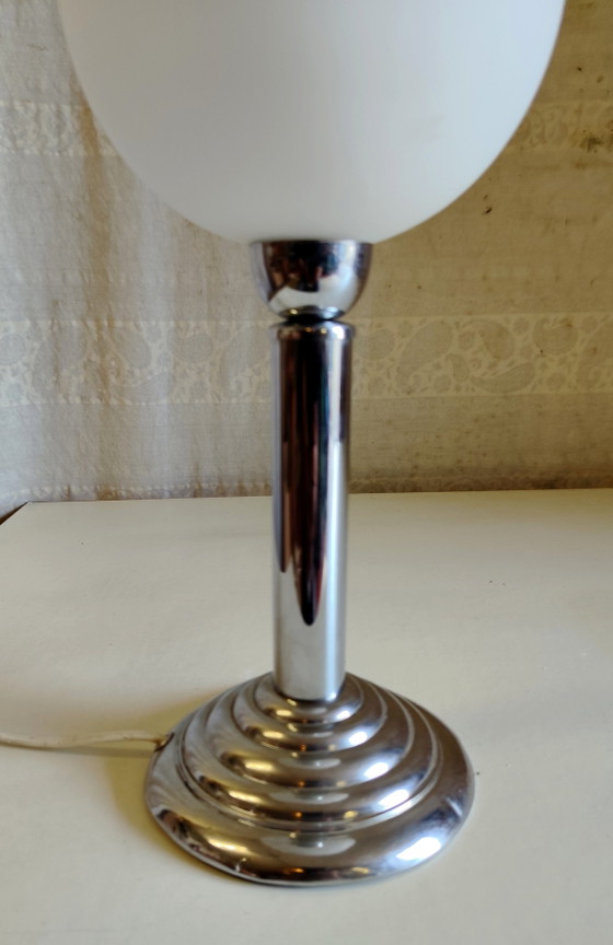 Lampada da tavolo Bauhaus in metallo e globo in vetro opalino - anni '30/'40 – Lampade da tavolo, Glass (photo 8 of 8)