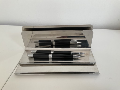 Pens and letters desk holder and such Mari