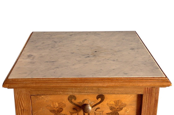Solid pine marquetry bedside table, marble top, 37x37x81cm, 1940s, Art Deco, Émile Gallé style – Nightstands (photo 5 of 12)