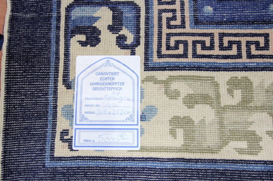 Image 1 of Tapis ancien chinois de style pékinois, noué à la main, 307 x 212 cm, en excellent état.
