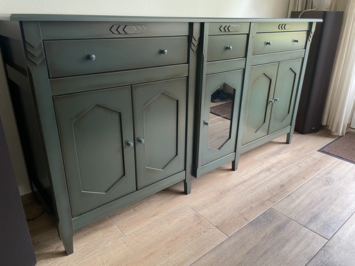 🌿 Credenza caratteristica con finitura blu-verde vintage: un elemento che cattura l'attenzione in qualsiasi ambiente.