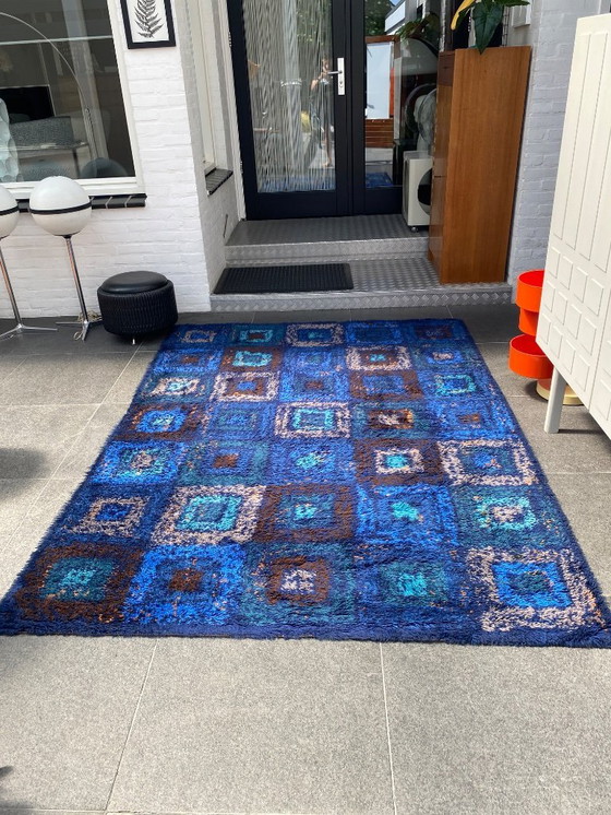 Image 1 of Space age design carpet. Holland design.