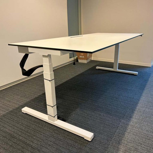 Scrivania elettrica Vitra Sit-Stand