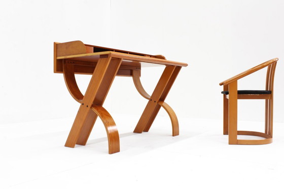 Image 1 of Italienischer Holzschreibtisch und Stuhl 1970er Jahre