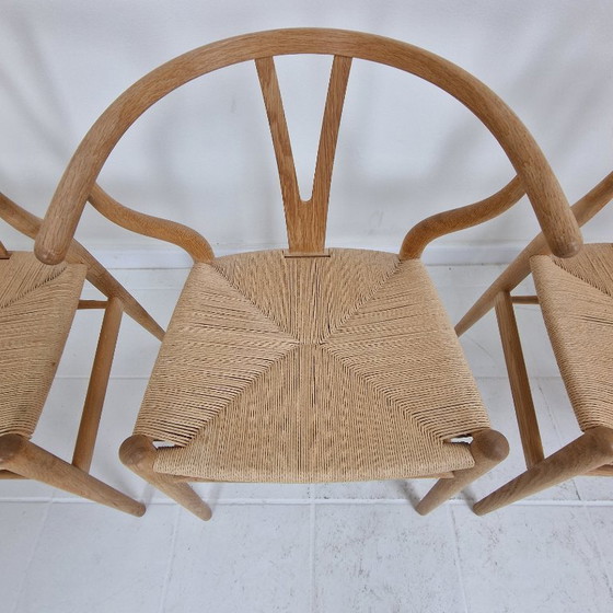 Image 1 of Hans J. Wegner CH24 Wishbone Chairs van Carl Hansen & Søn, Denemarken, set van 5