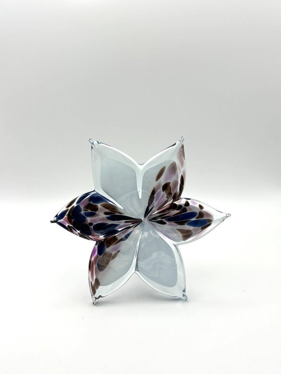 Image 1 of Ein Paar kunstvolle Glasblumen, handgefertigt in Italien nach venezianischer Murano-Tradition, Maße: 15 x 15 x 9 cm