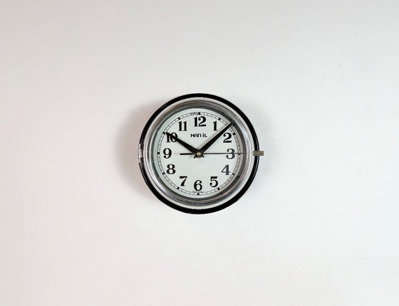 Image 1 of Vintage zwarte Hanil scheepswandklok, jaren 80