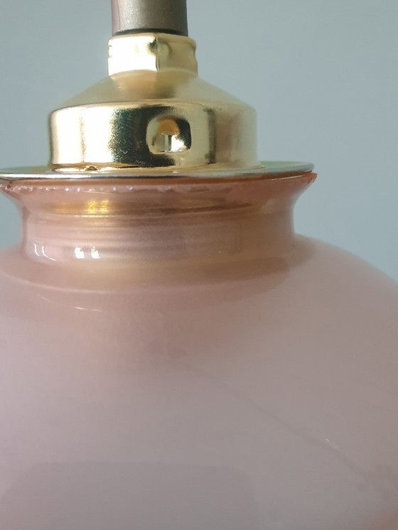 Image 1 of Lampada a sospensione vintage rosa - vetro opalino con bordo decorativo satinato