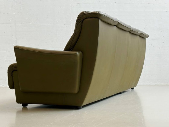 Image 1 of Grosszügiges Retro Ledersofa in Olivgrün, 1970er Jahre