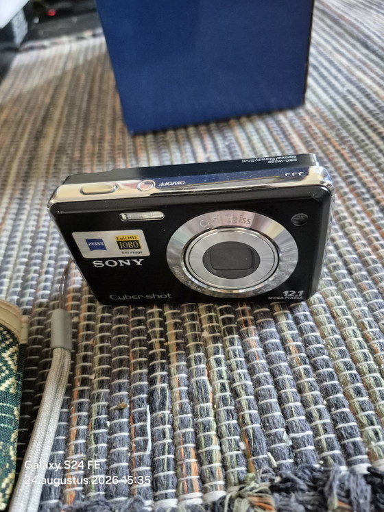 Sony CyberShot – Regalos, Metal, Plastic (photo 6 of 7)