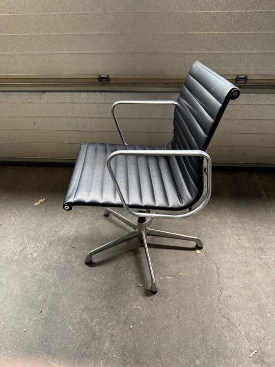 Image 1 of 4x sedia ICF Eames EA 108 in pelle