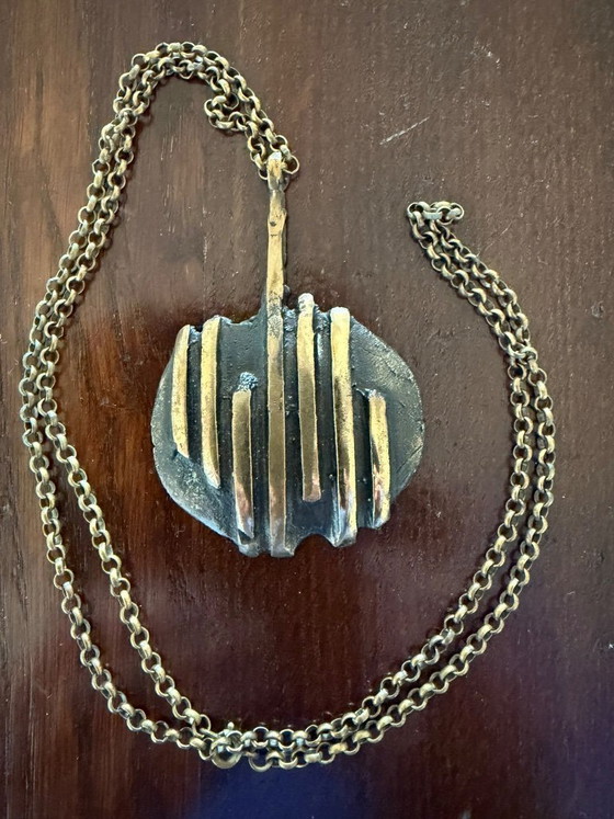 Image 1 of Harrie Lenferink - Magnifique pendentif en bronze avec sa chaîne d'origine.