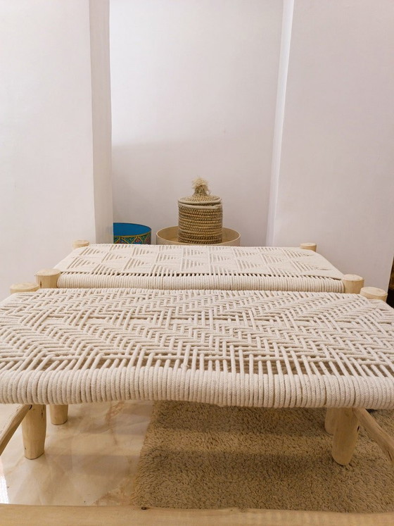 Handgemaakte bank van eucalyptushout met geweven koord: Marokkaanse boho-decoratie – Bankjes, Cotton, Wood (photo 7 of 7)