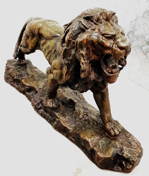 Charles Lemoine (1839-)- Sculpture en métal blanc bronzé, lion. Vers 1900,