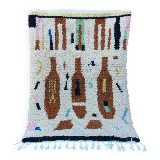 Marokkanischer handgewebter Wollteppich, 250x150 cm, traditioneller Stil.