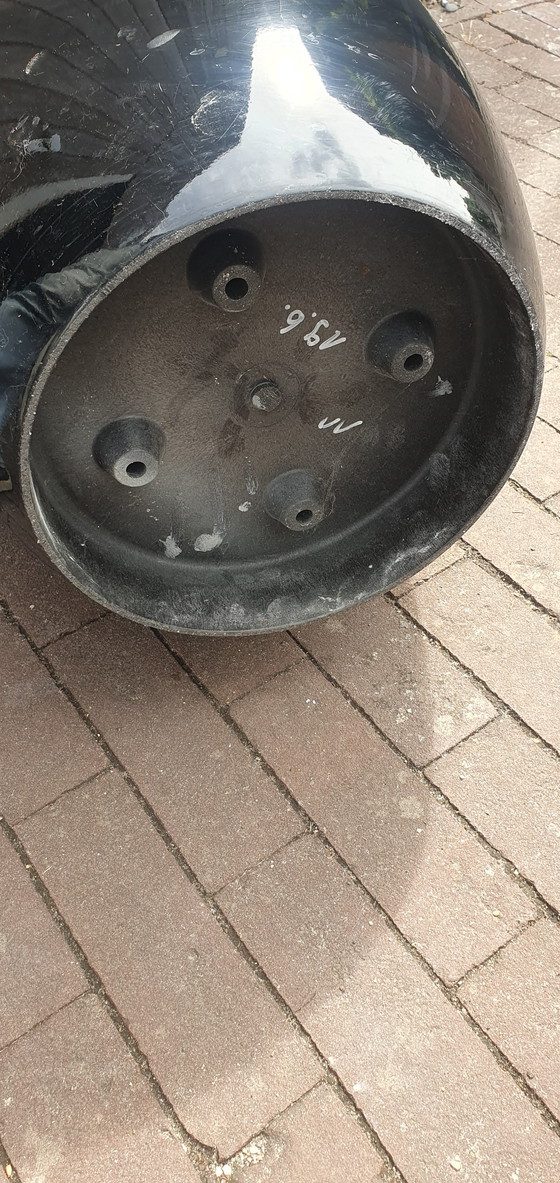 Image 1 of 2 macetas altas negras brillantes