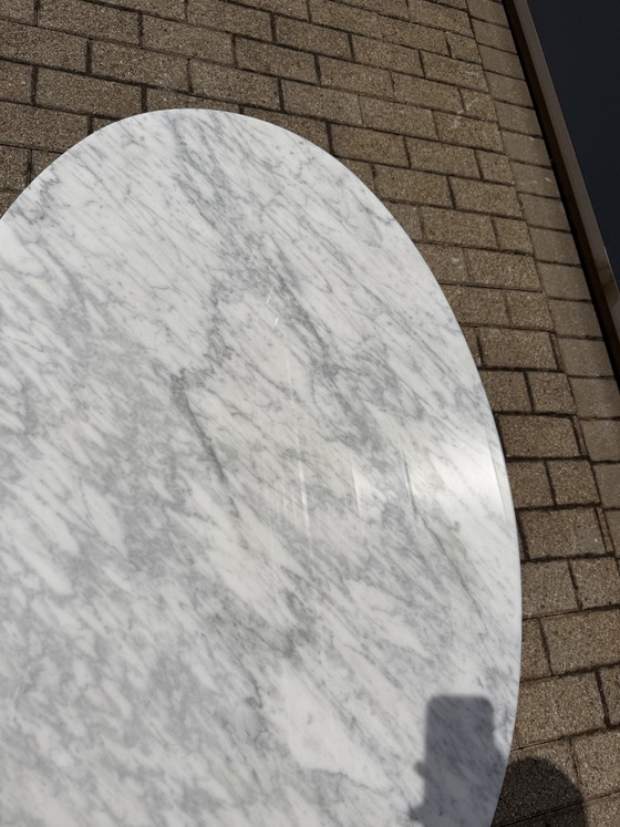 Image 1 of Originele Knoll Tulip Ovale Salontafel Eero Saarinen Statuarietto 107x70